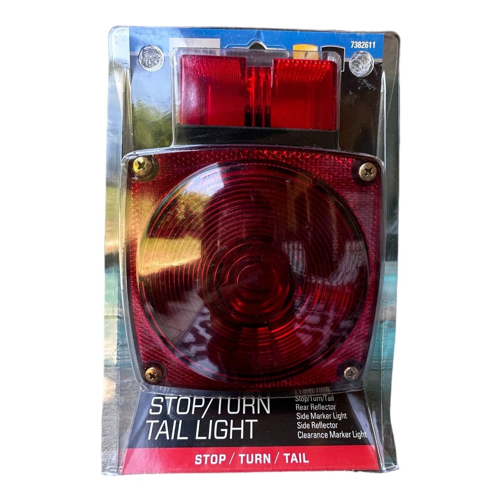 Reese Towpower Curbside Right Stop Turn Tail Light 7382611 NWT‎ Factory Sealed